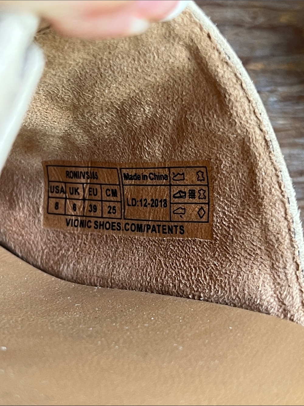 🤍 Vionic Roni Slides Size 8 Cream Suede Adjustable Velcro Strap - Picture 8 of 9